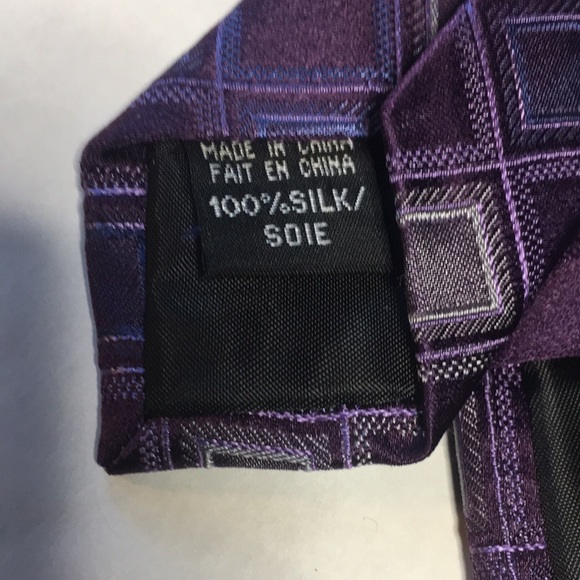 Kenneth Cole Reaction purple tie with silver and blue diamond pattern. - Picture 7 of 7